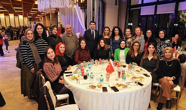 Avcılar’da Öğretmenler Günü için öğretmenlere kutlama programı düzenlendi
