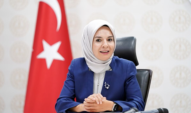 Bakan Göktaş, AK Parti Çeşme 7. Olağan İlçe Kongresi'ne katıldı