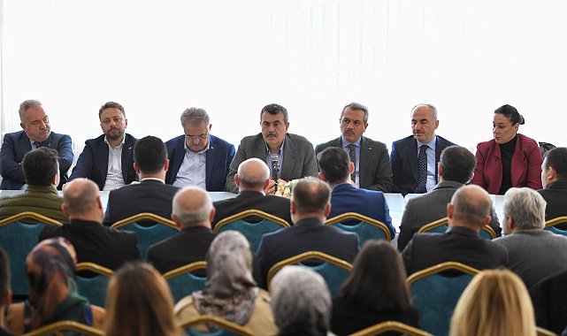 Bakan Tekin, Güneysu'da öğretmenlerle buluştu