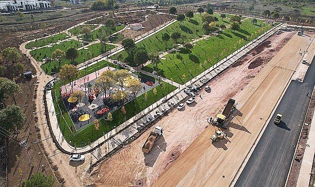 Başiskele Millet Bahçesi gün sayıyor; Mahmut Çavuş Caddesi trafiğe açıldı