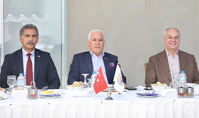 Başkan Bozbey: Belediye başkanları olarak Bursa için bir sorumluluk üstlendik