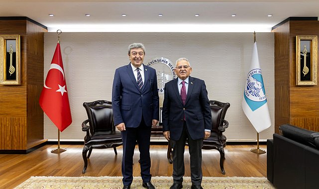 Başkan Büyükkılıç, AK Parti Kayseri Milletvekili Ataş'ı ağırladı