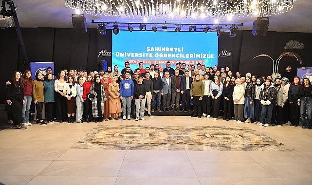 Başkan Büyükkılıç, Şahinbeyli Öğrenci Buluşmasında öğrencilerle bir araya geldi