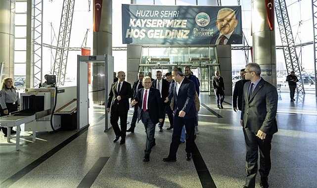 Başkan Büyükkılıç, şehirlerarası otogar esnafını ziyaret etti