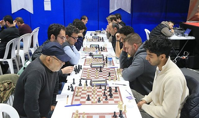 Bayrampaşa'da satranç turnuvası düzenlendi