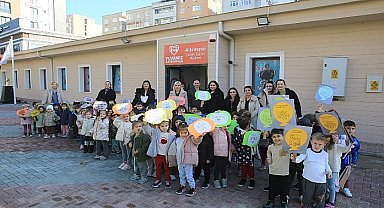 Bayrampaşalı miniklerden çocuk hakları günü kutlaması