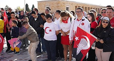 Cumhuriyetin 100 + 1'nci yılda ATA'nın huzurunda