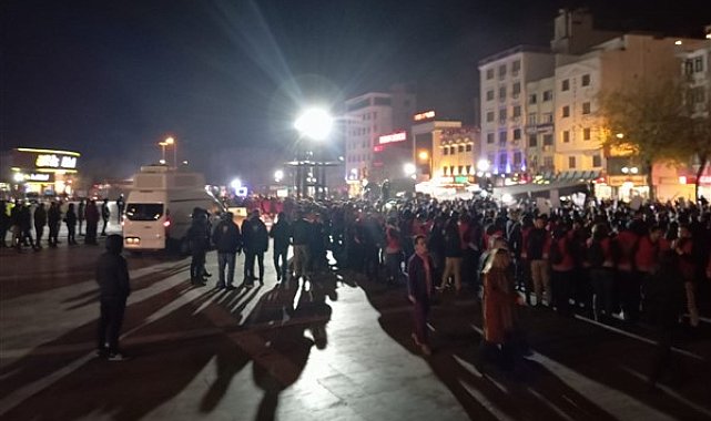 Diyarbakır'da ''25 Kasım'' gösterisine polis müdahalesi