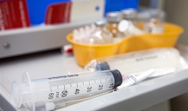 DSÖ, 9 Afrika ülkesine 899 bin maymun çiçeği aşısı teslim etti