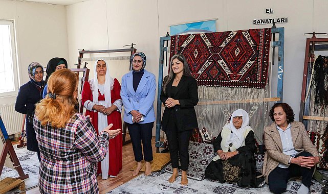 Eşbaşkan Şedal’dan kilim dokuyan kadınlara: Emeğiniz hak ettiği değeri bulacak