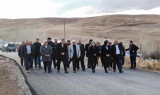 Eşbaşkanlar Şedal ve Zeydan Özalp’taki yol çalışmalarını inceledi