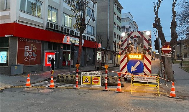 Eskişehir Büyükşehir, asfalt çalışması ve refüj düzenlemesi çalışmalarına başladı