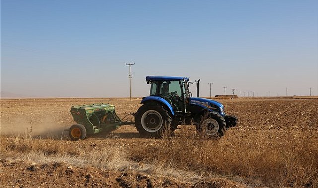 Eskişehir Büyükşehir, tarım arazilerinde tohum ekimine başladı