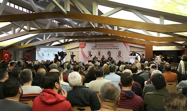 Eskişehir'de “Sosyal Demokrasi ve Belediyecilik Anlayışı” paneli düzenlendi