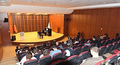 EÜ DTMK'de “Viyolonsel Dinletisi