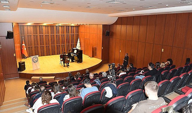 EÜ DTMK'de “Viyolonsel Dinletisi