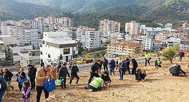 Fidanlar çocuklar için dikildi.. 