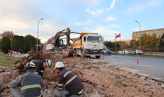 Gaziantep Büyükşehir, Tugay Köprülü Kavşağı'nda çalışmalarını tamamladı