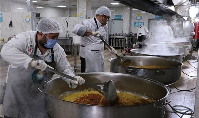 Haliliye Belediyesi ile sıcak yemekler 4 bin 198 vatandaşa ulaştırılıyor