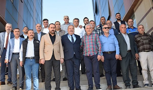 Hatay Büyükşehir Belediyesi yetkilileri muhtarların taleplerini dinledi