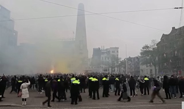 Hollanda'da hükümet sallanıyor