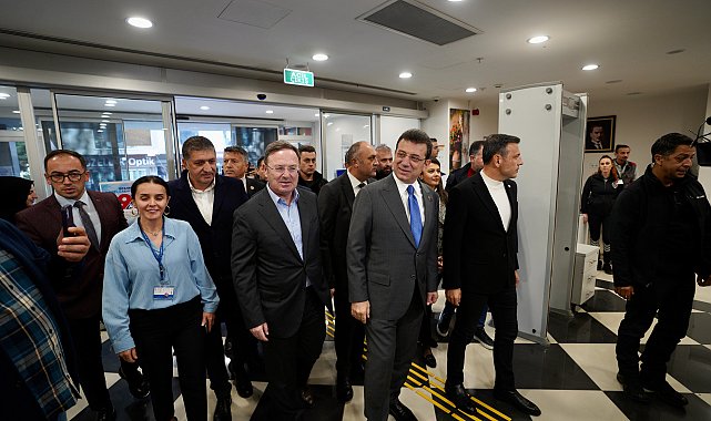 İmamoğlu, Esenyurt'ta gazetecilerin sorularını yanıtladı