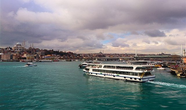 İstanbul'da olumsuz hava koşulları sebebiyle bazı vapur seferleri iptal edildi