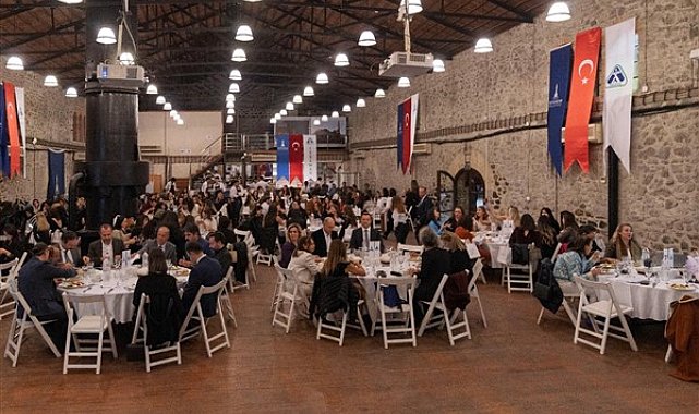 İZELMAN Anaokulları öğretmenleri Öğretmenler Günü’nü etkinlikle kutladı