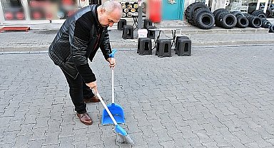 'İzmarit savaşçısı' esnaf duyarlılığıyla örnek oluyor