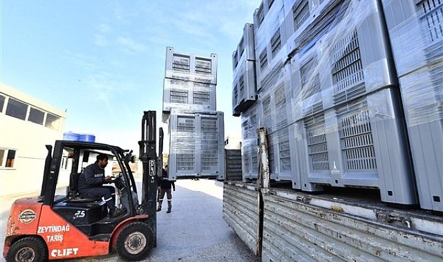 İzmir Büyükşehir, Bakırçay Havzası’nda zeytin kasası dağıttı