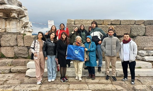 İzmir Büyükşehir Belediyesi kitapseverleri buluşturuyor