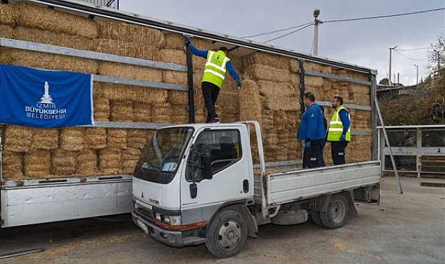 İzmir Büyükşehir'den yangın mağduru çiftçilere 225 ton yem desteği