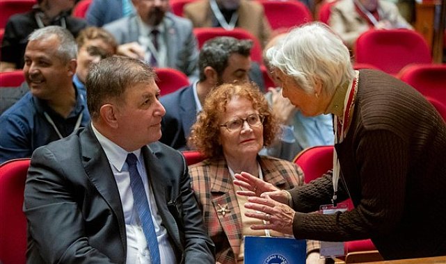 İzmir'den Türkiye'ye eğitim reformu çağrısı