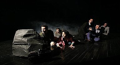 İzmir Şehir Tiyatroları'na iki dalda ödül