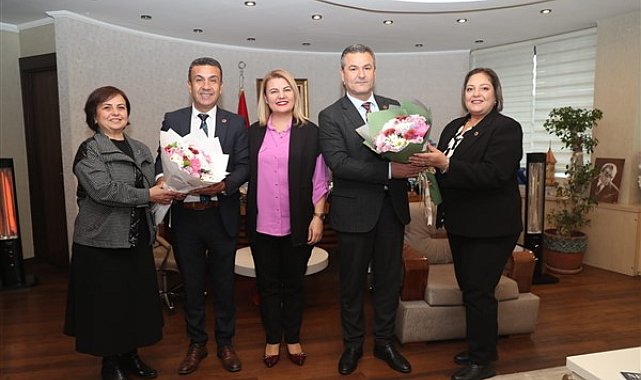 İzmit Belediyesinde yeni başkan yardımcıları kadınlardan oluştu