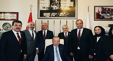İznik Belediye Başkanı Kağan Mehmet Usta Türkiye Büyük Millet Meclisi'nde Cumhurbaşkanı Recep Tayyip Erdoğan ile görüştü