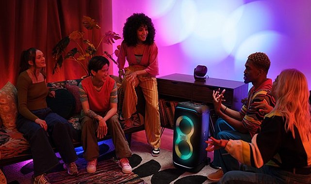 JBL'den parti ambiyansını görsel şölene dönüştürecek yeni ürün: JBL PartyLight Beam