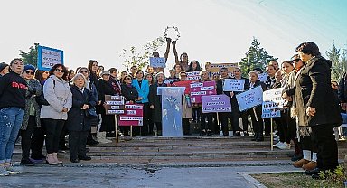 Kadınların Yarım Kalan Gülüşleri Karabağlar'da Tamamlandı