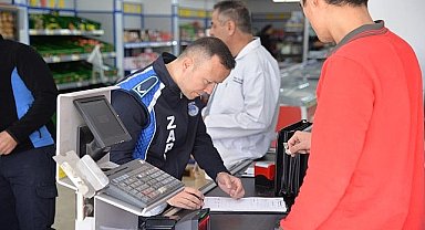 Kahramankazan Belediyesi Zabıta ve Sağlık İşleri Müdürlüğü ekipleri, ilçede faaliyet gösteren zincir marketlerde denetim çalışmalarını sürdürüyor.