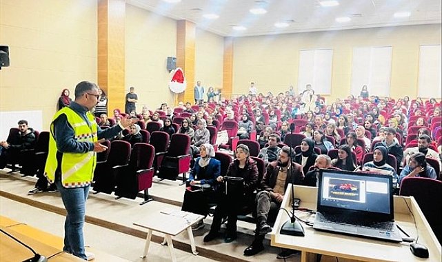 Karaman İl Jandarma Komutanlığı tarafından narkotik bilgilendirilmesi yapıldı