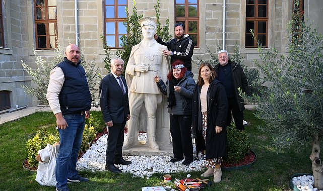Keşan Kent Müzesi’nin önünde yer alan Atatürk büstüne restorasyon yapılacak