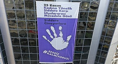Konak'tan şiddete karşı dev afiş: Sessiz kalmıyoruz!