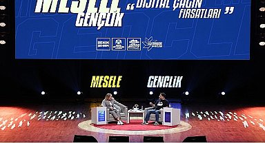 Konya Büyükşehir Gençlik Meclisi, Girişimci ve Influencer Hakkı Alkan'ı Üniversiteli Gençlerle Buluşturdu