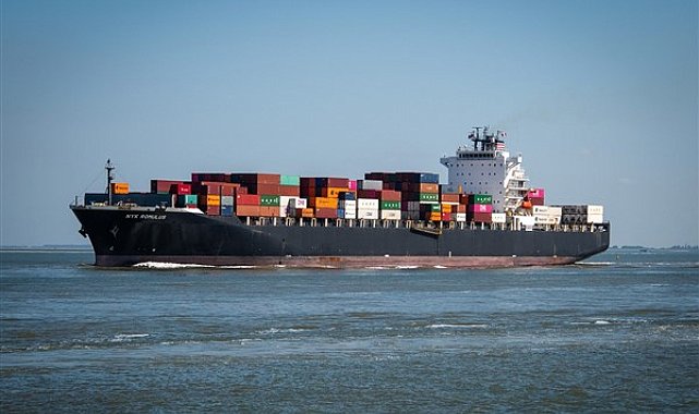 Makine arızası yapan CAPT NATURE isimli kuru yük gemisi, Karanlık Liman’a demirletildi