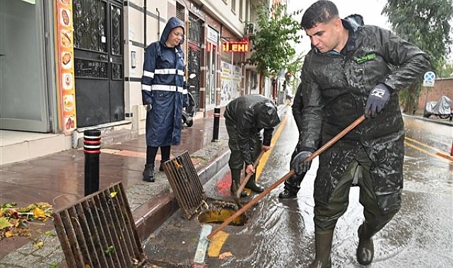 Manisa Büyükşehir, olumsuz hava koşullarına karşı müdahalelerini sürdürüyor