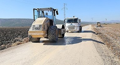 Menderes Belediyesi, İzmir Büyükşehir Belediyesi'nin destekleri ile mahallelerde üretim yolları yapıyor.