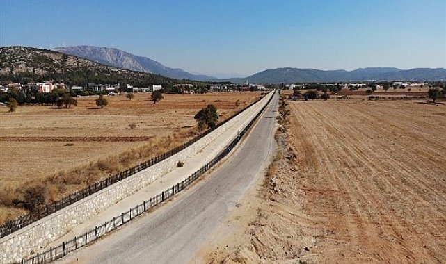 Muğla Büyükşehir modern ve güvenli yol çalışmalarına devam ediyor