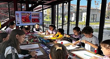 Öğrenciler kağıt dokumayı öğrendi 