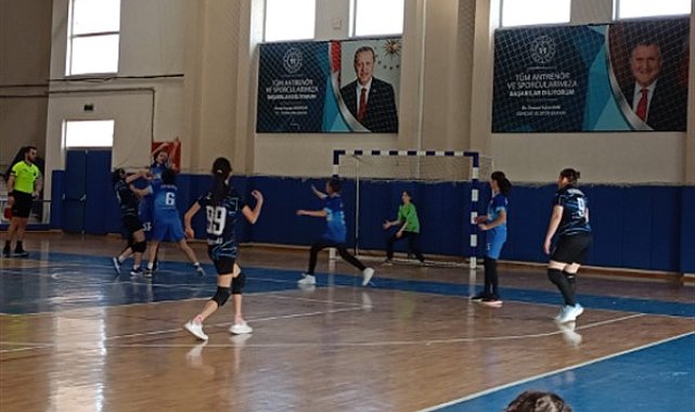 Okul Sporları Yıldız Kızlar Hentbol Müsabakaları yapıldı