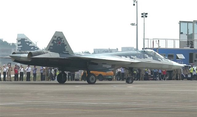 Rusya'nın beşinci nesil Su-57'si Zhuhai Hava Gösterisi'nde görücüye çıkacak